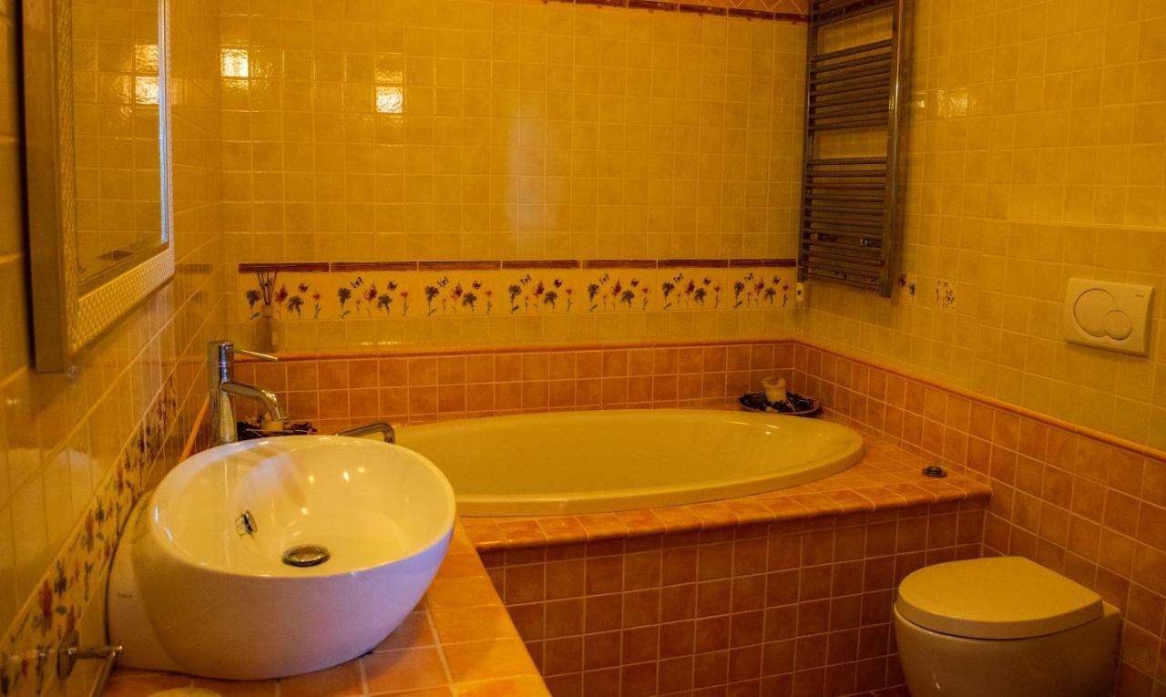 Villa Pineland Borghetto Santo Spirito Exterior photo